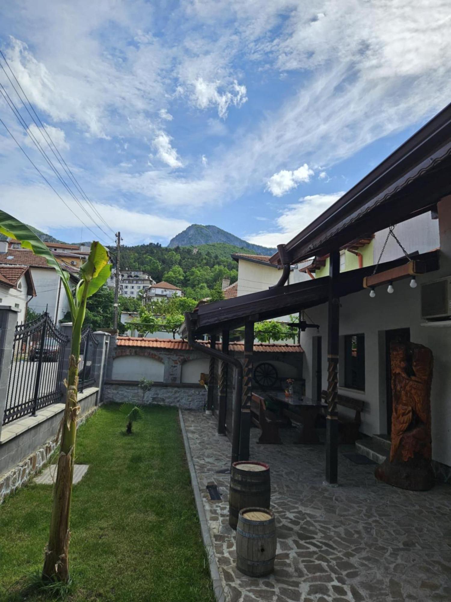 Cozy Rooms In Vratsa By Georgievi Bagian luar foto